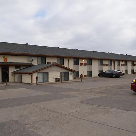 Hotel Super 8 By Wyndham Devils Lake Exterior foto