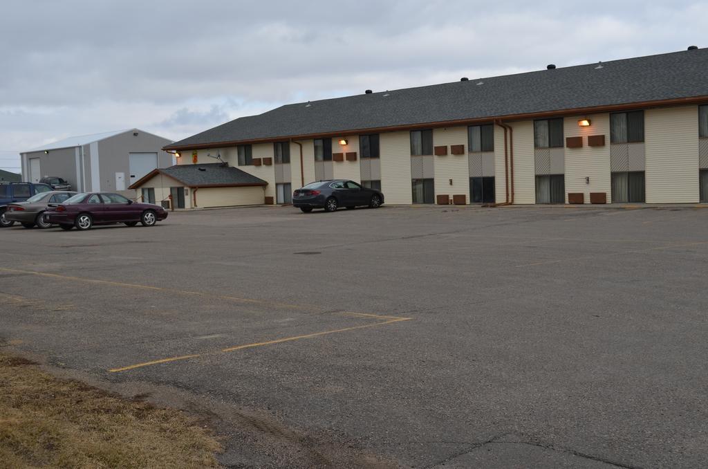 Hotel Super 8 By Wyndham Devils Lake Exterior foto